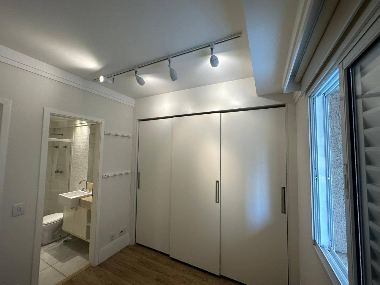 Apartamento para alugar com 2 quartos, 122m² - Foto 4