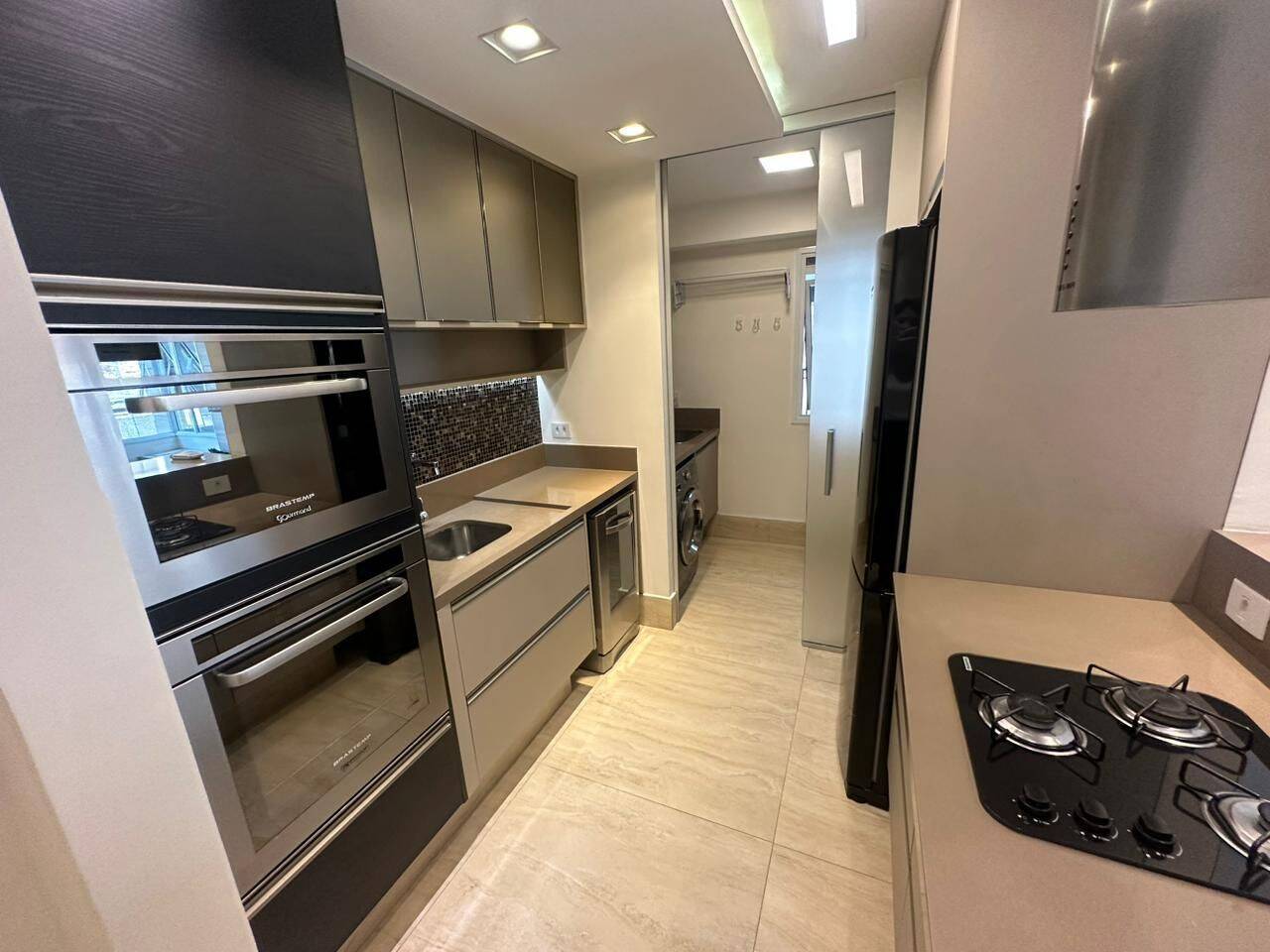 Apartamento para alugar com 2 quartos, 122m² - Foto 17