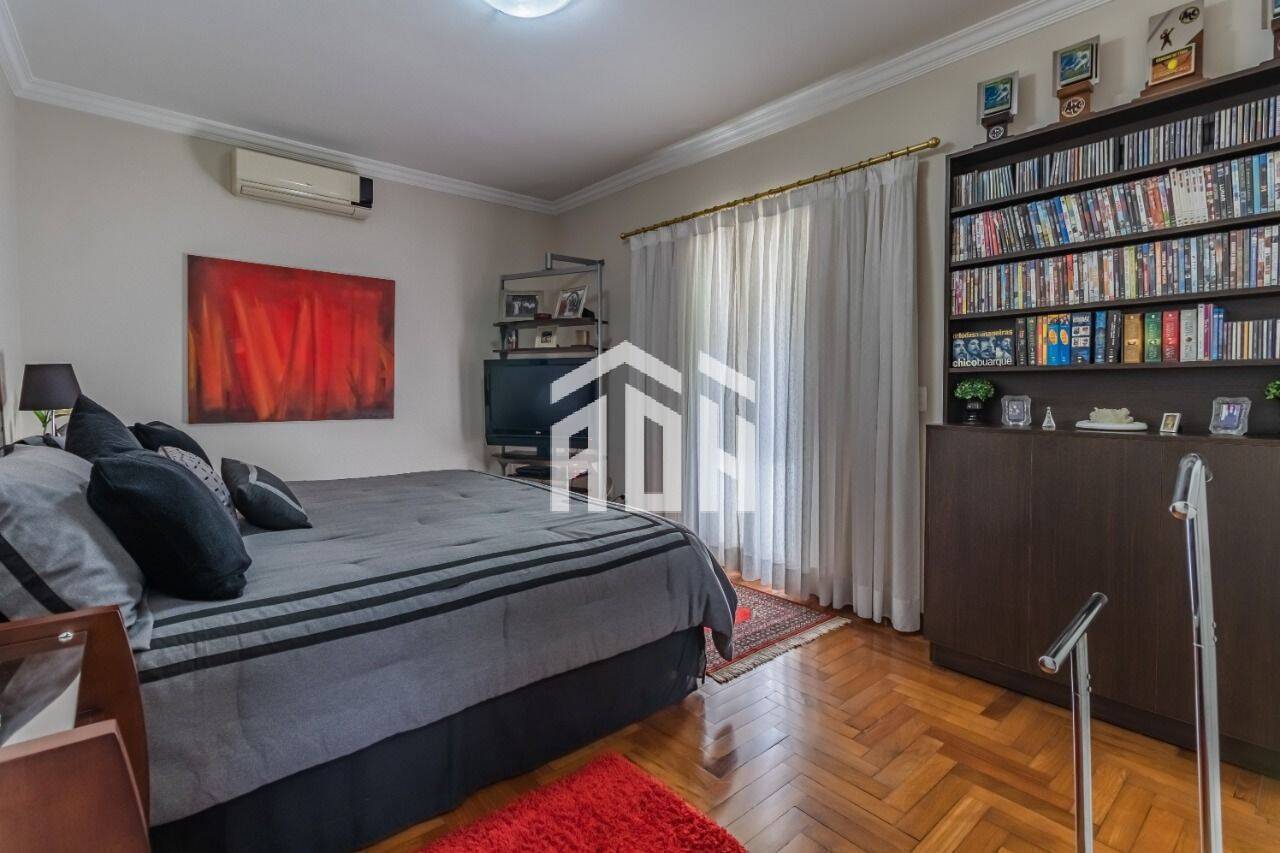 Casa à venda com 4 quartos, 377m² - Foto 3