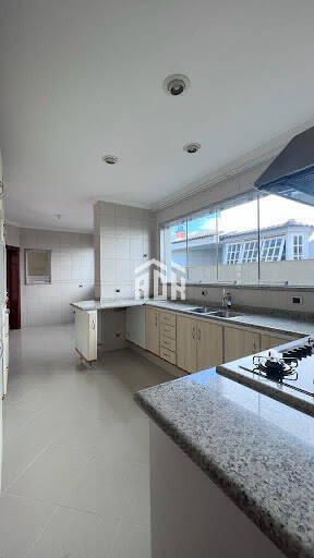 Casa à venda com 4 quartos, 460m² - Foto 3