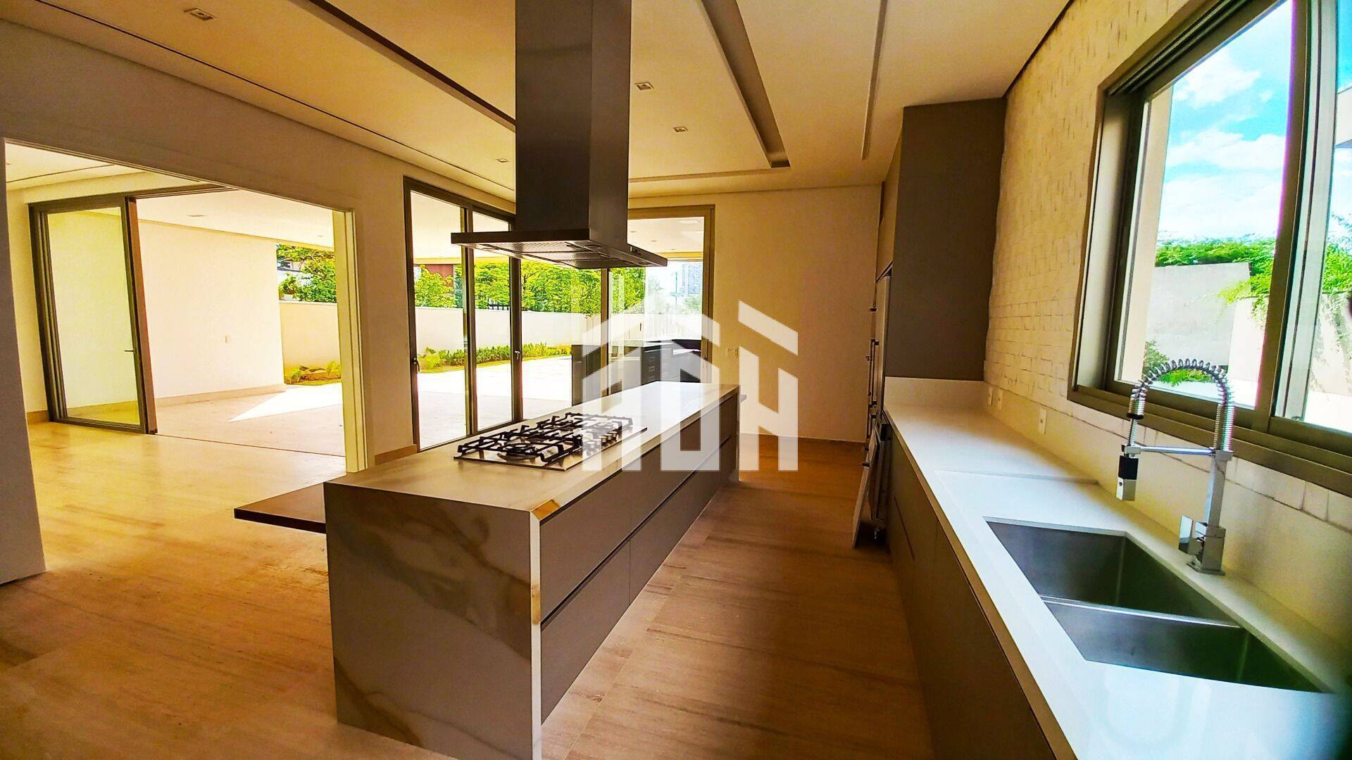 Casa à venda com 4 quartos, 995m² - Foto 12