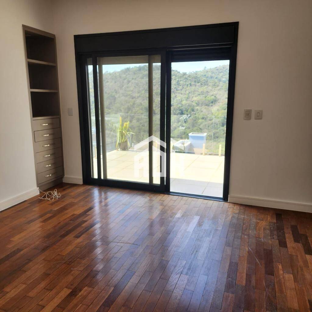 Casa à venda com 4 quartos, 440m² - Foto 14