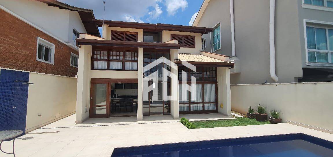 Casa à venda com 3 quartos, 300m² - Foto 1