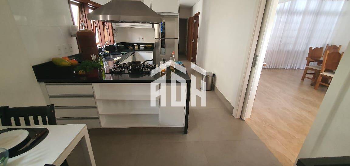 Casa à venda com 3 quartos, 300m² - Foto 5