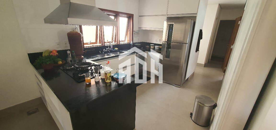 Casa à venda com 3 quartos, 300m² - Foto 7