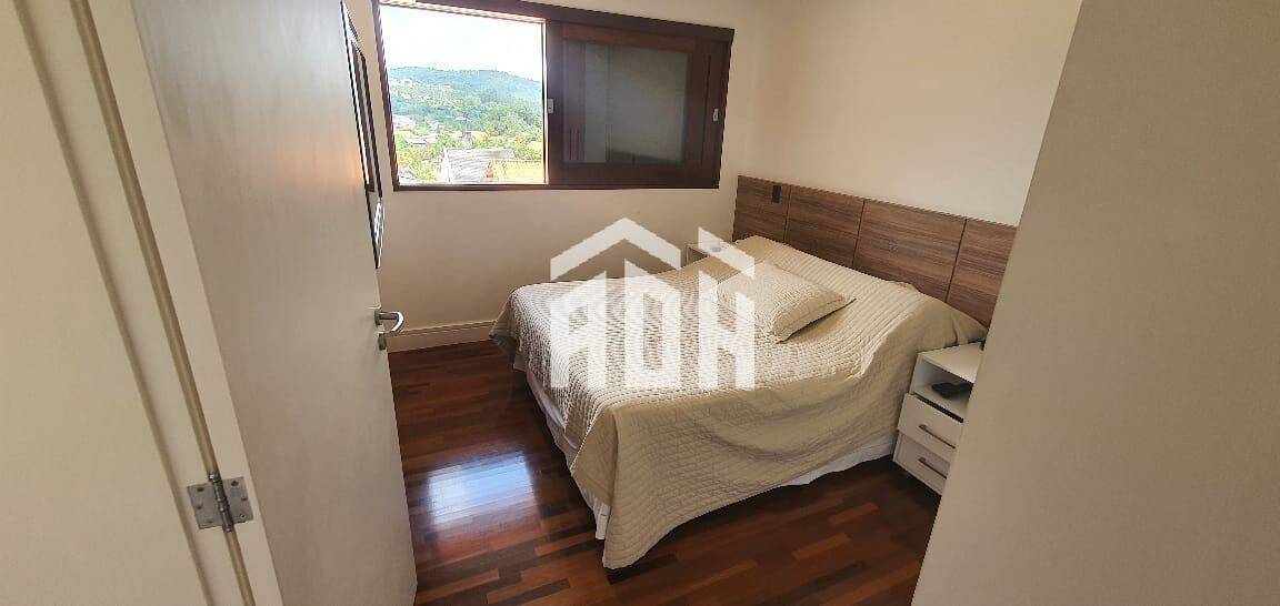 Casa à venda com 3 quartos, 300m² - Foto 13