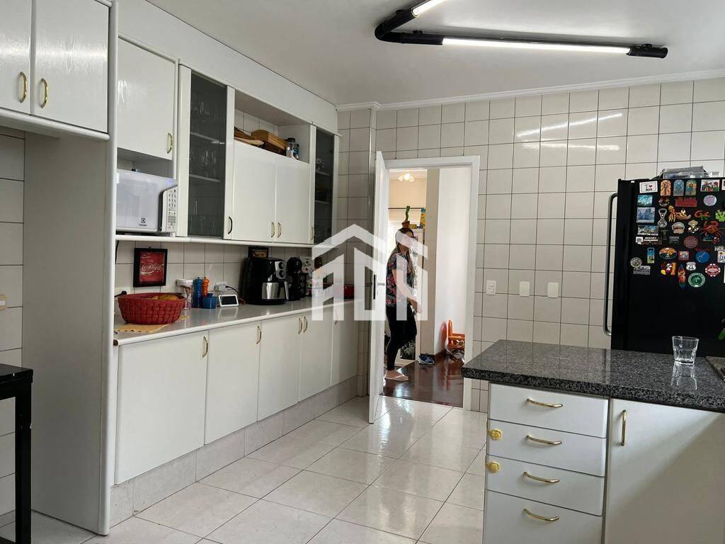 Casa à venda com 4 quartos, 360m² - Foto 9