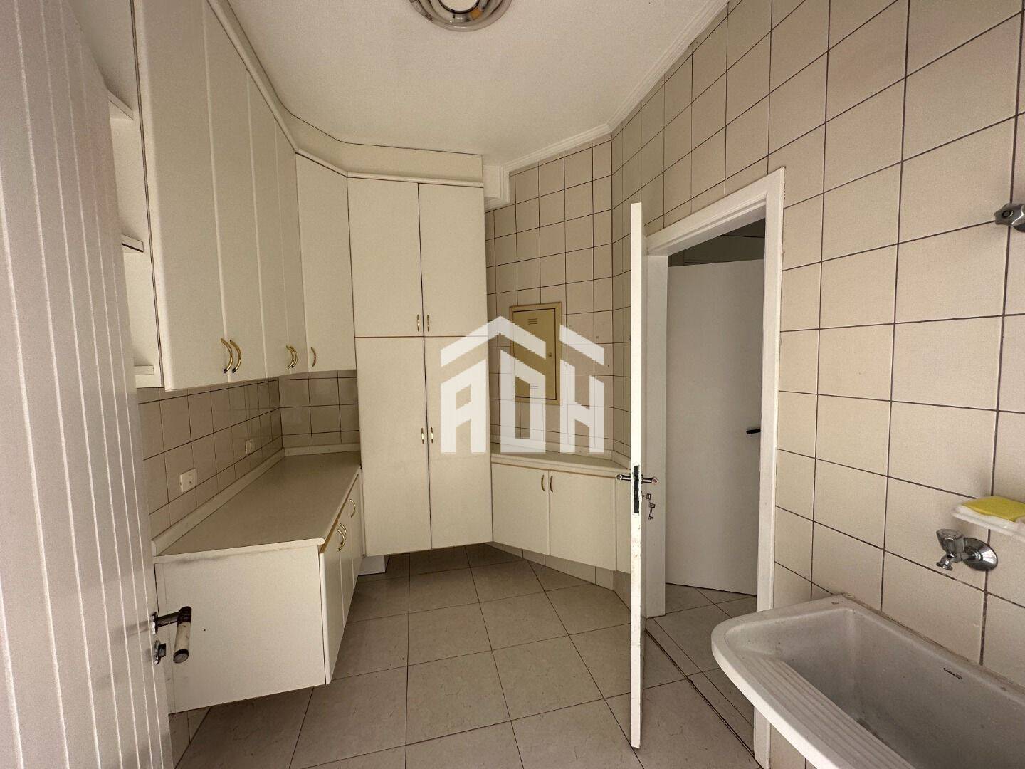 Casa à venda com 4 quartos, 360m² - Foto 18