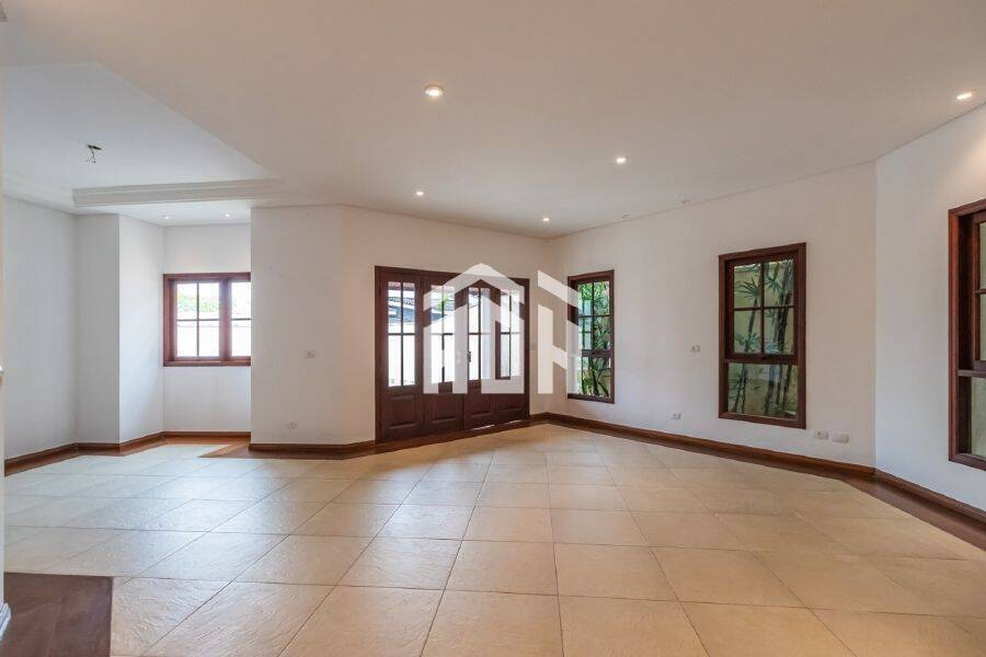 Casa à venda com 5 quartos, 305m² - Foto 2