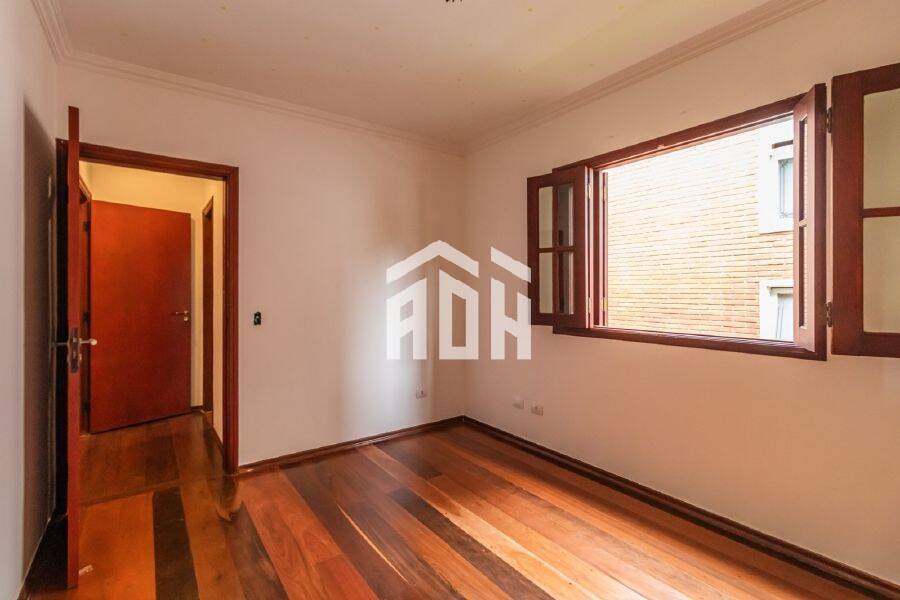 Casa à venda com 5 quartos, 305m² - Foto 8