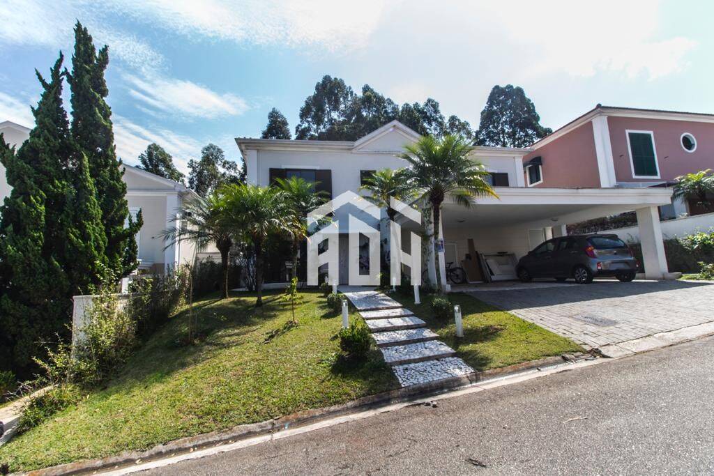 Casa à venda e aluguel com 4 quartos, 318m² - Foto 1