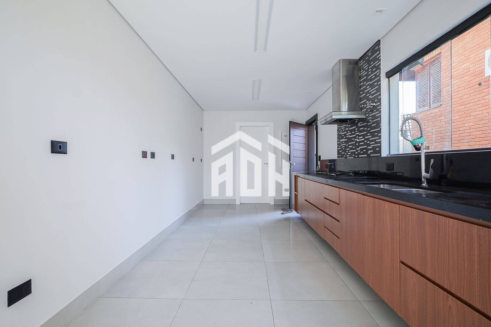 Casa à venda com 5 quartos, 354m² - Foto 12