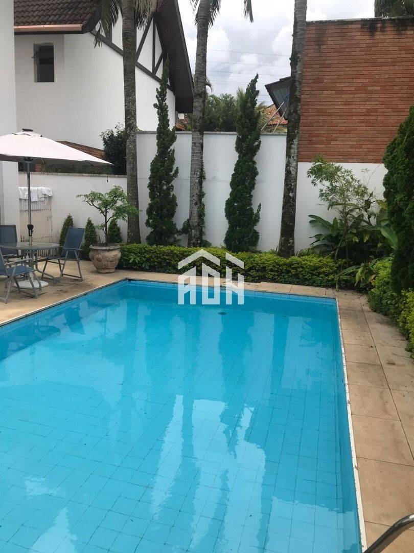 Casa à venda com 7 quartos, 310m² - Foto 11