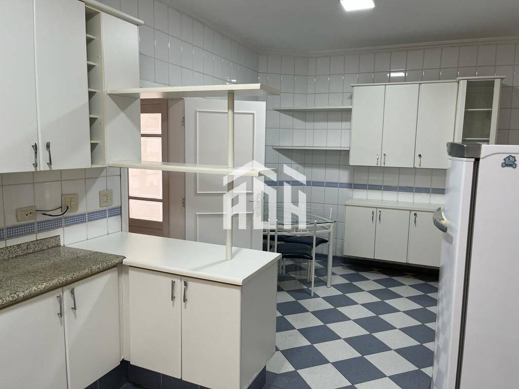 Casa à venda e aluguel com 4 quartos, 600m² - Foto 15