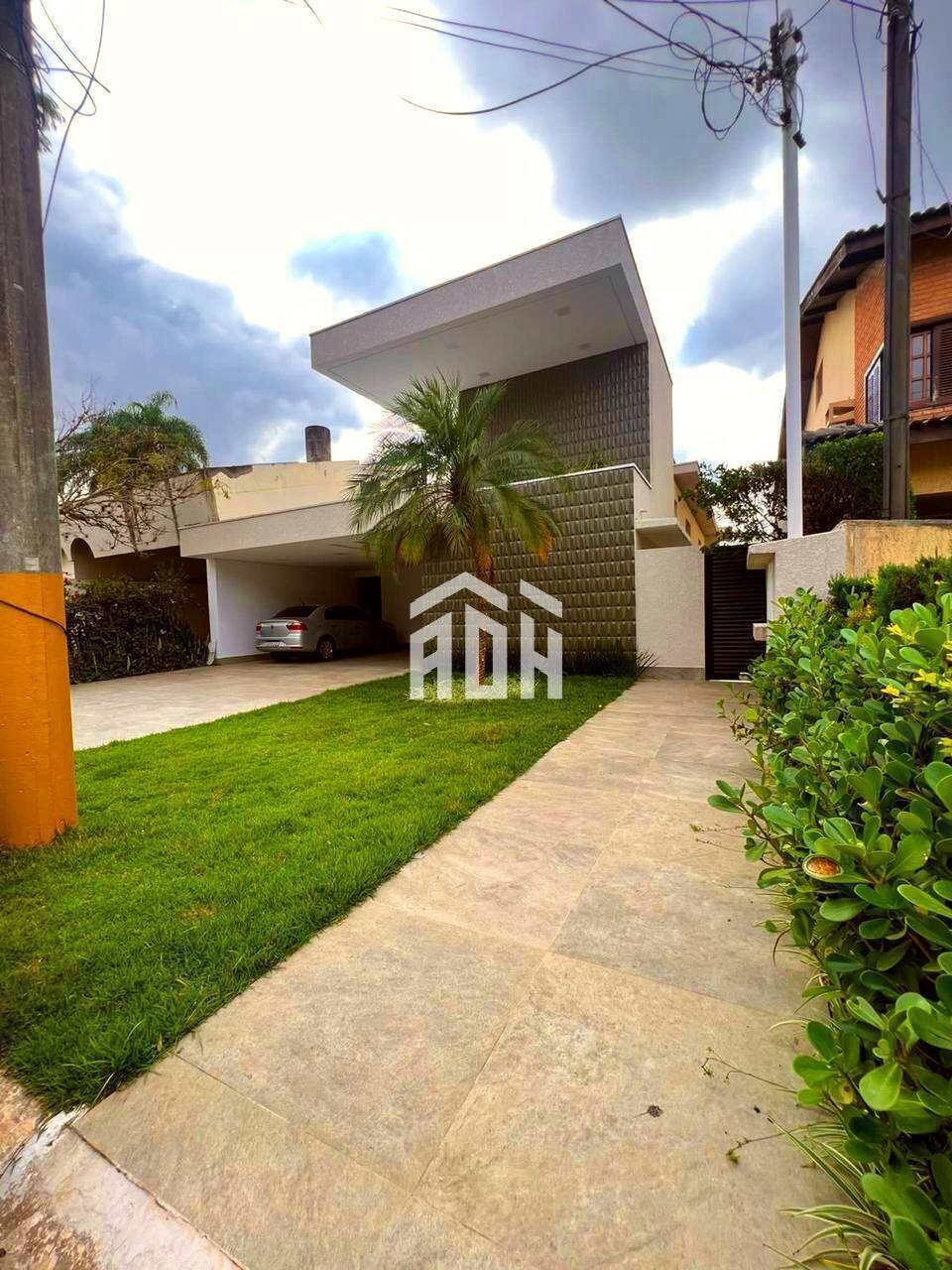 Casa à venda com 3 quartos, 310m² - Foto 4