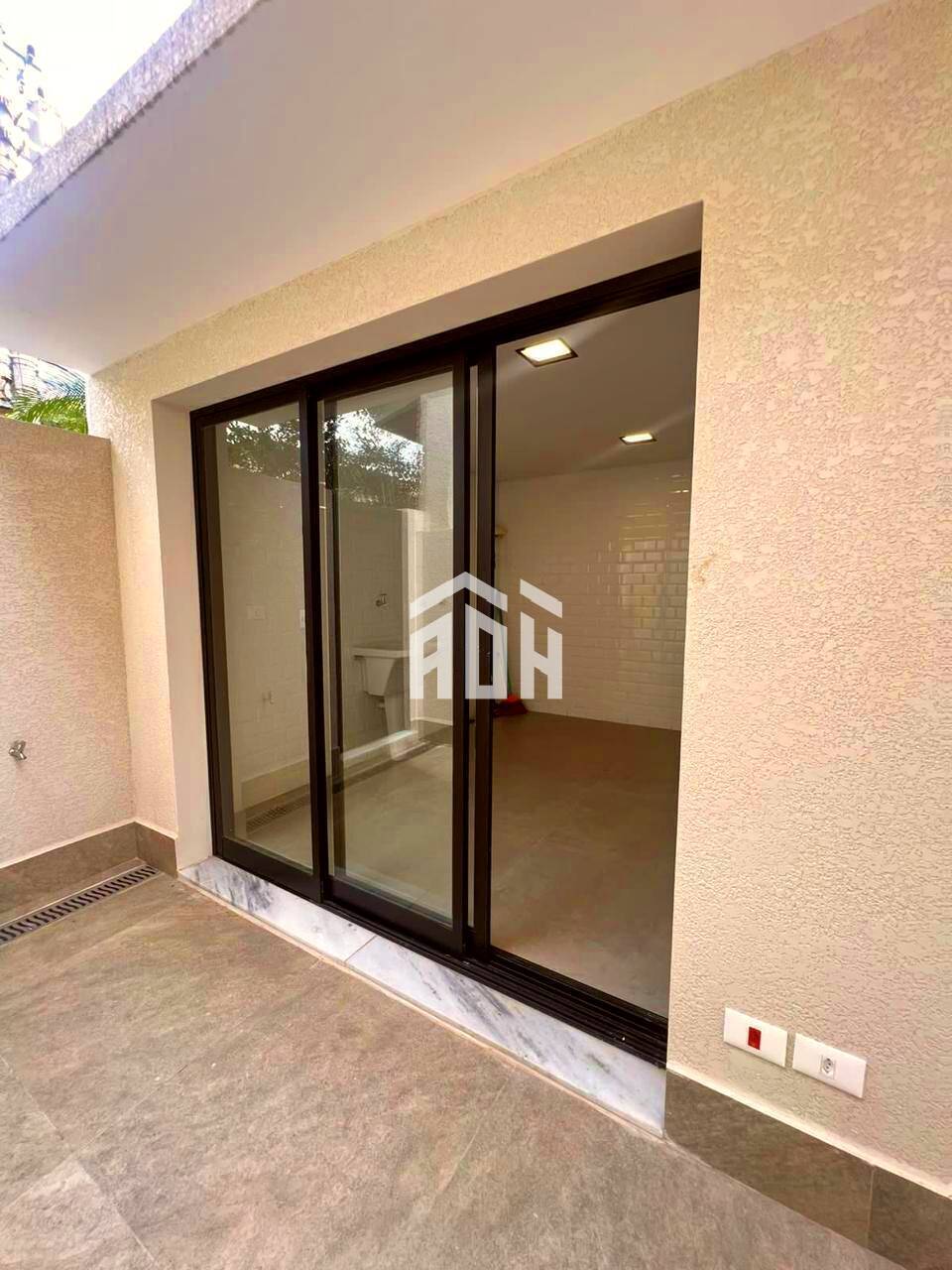 Casa à venda com 3 quartos, 310m² - Foto 7