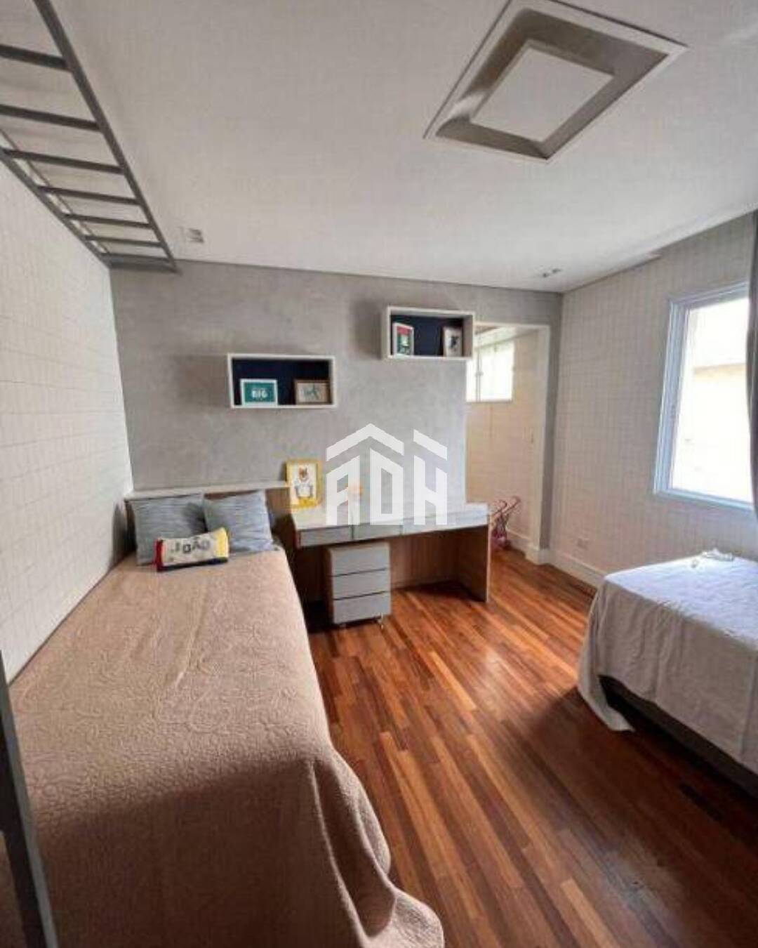 Casa à venda com 3 quartos, 344m² - Foto 5