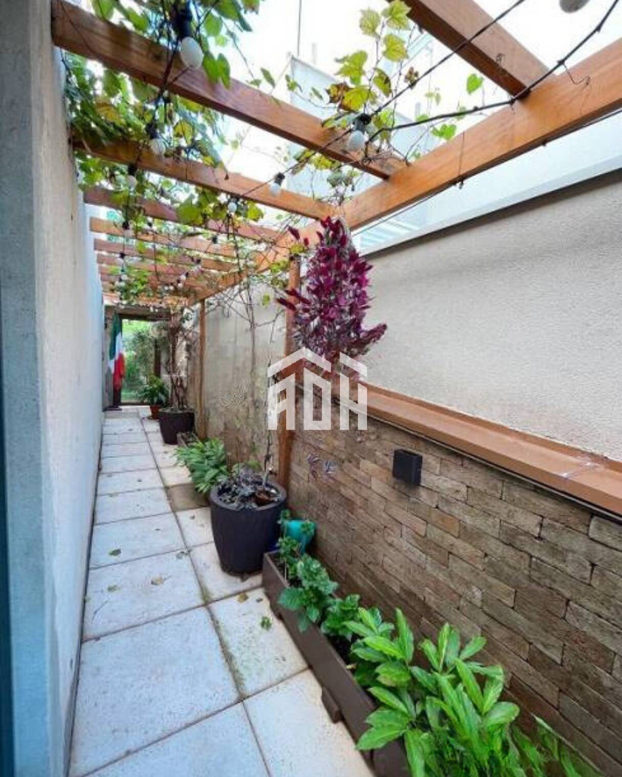 Casa à venda com 3 quartos, 350m² - Foto 32