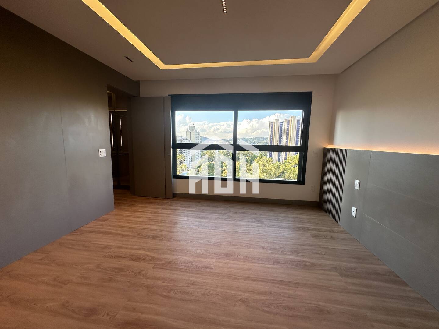 Apartamento para alugar com 4 quartos, 360m² - Foto 10