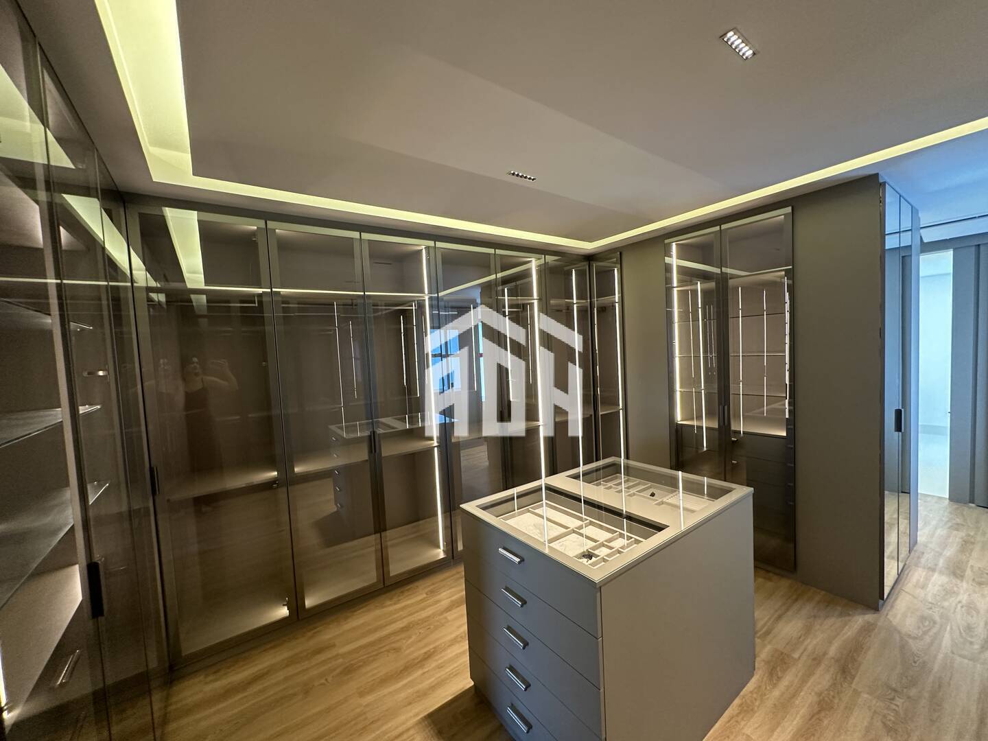 Apartamento para alugar com 4 quartos, 360m² - Foto 3