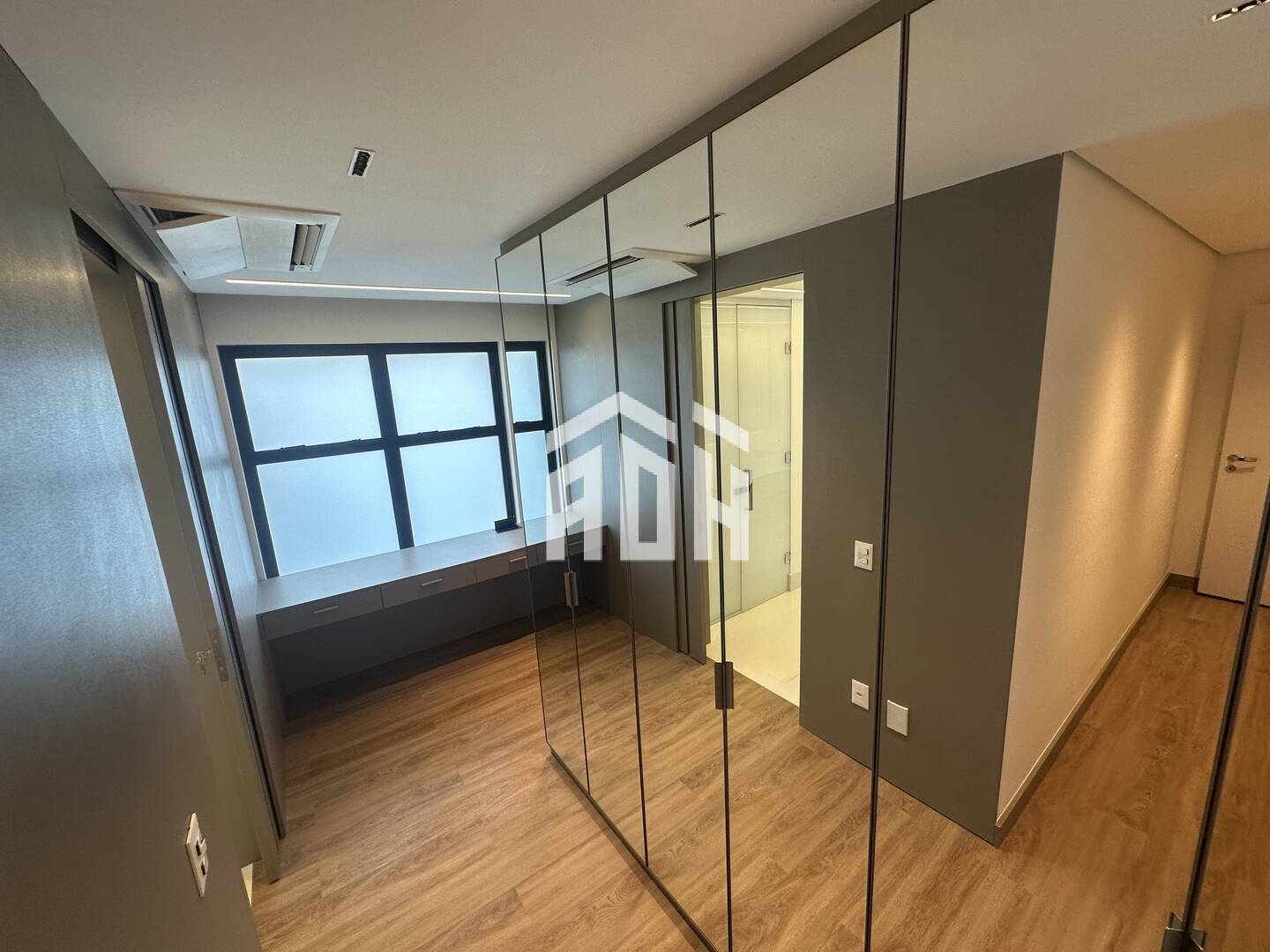 Apartamento para alugar com 4 quartos, 360m² - Foto 7