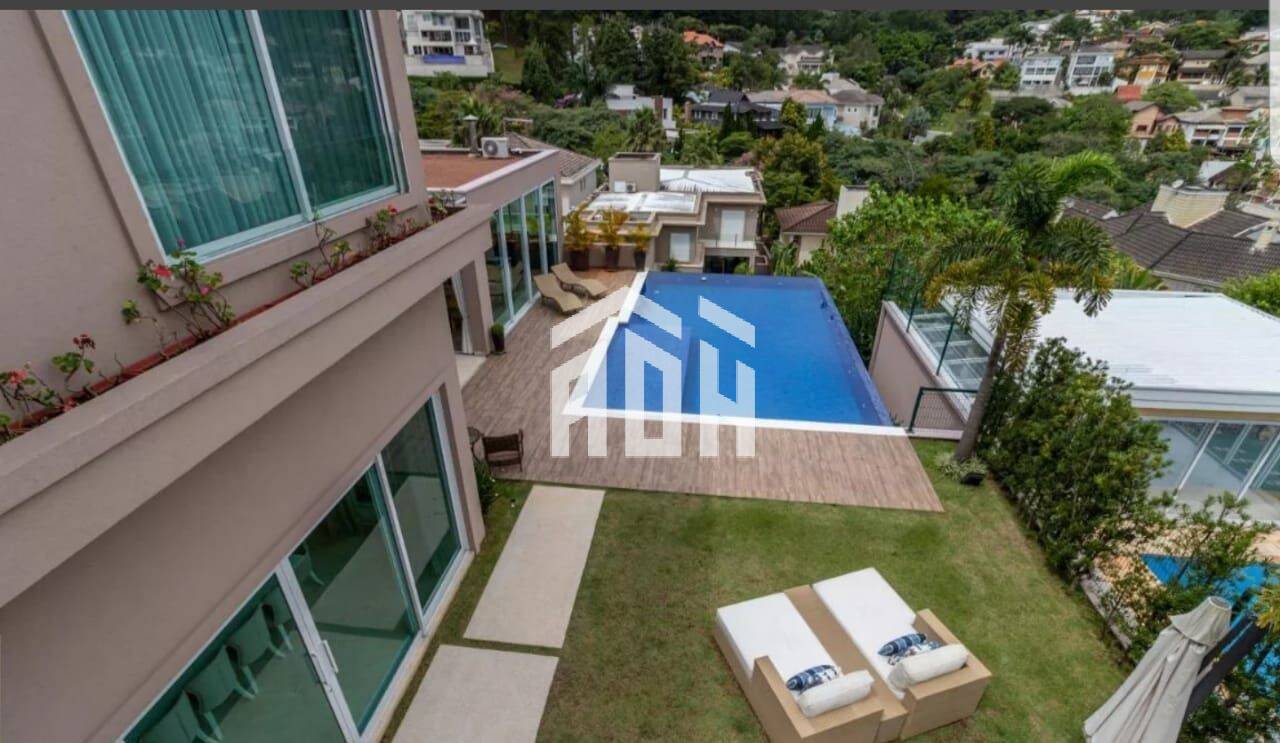 Casa à venda e aluguel com 5 quartos, 740m² - Foto 1