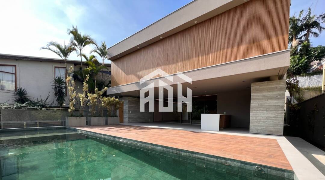 Casa à venda com 4 quartos, 622m² - Foto 1