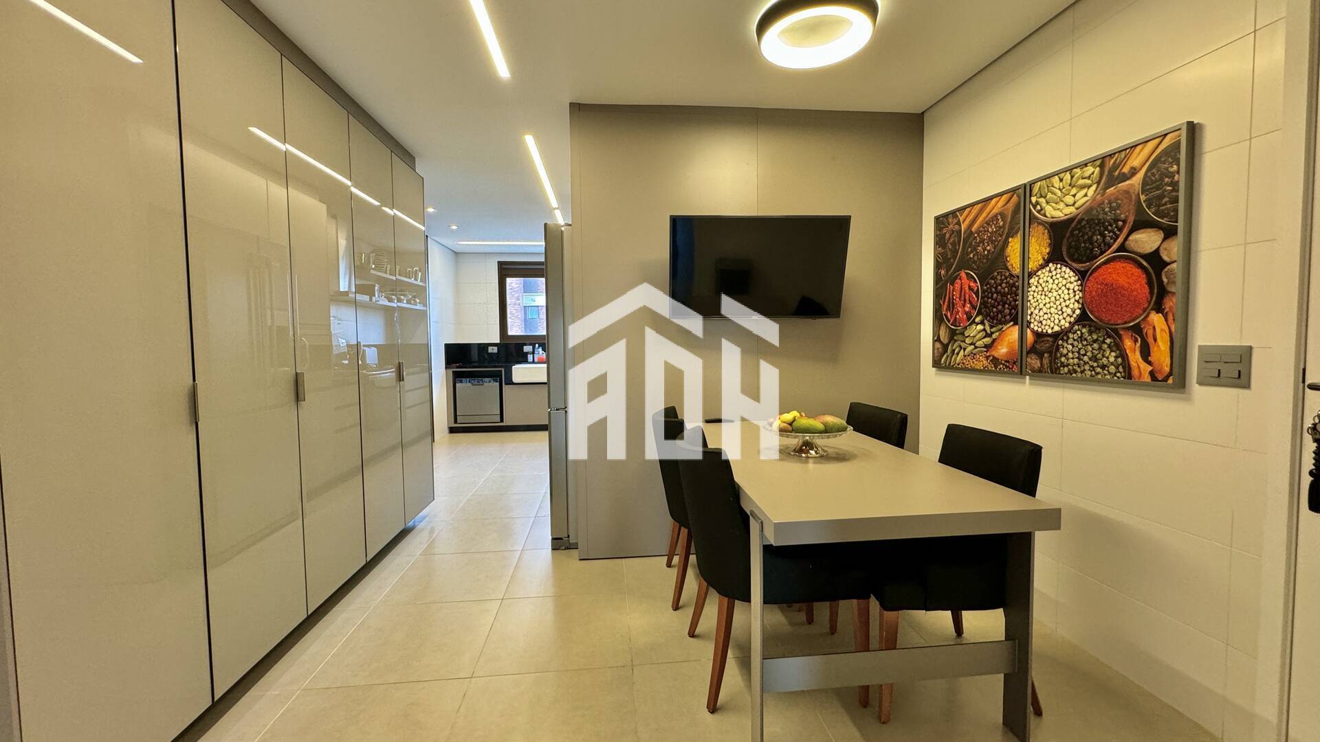 Apartamento à venda com 3 quartos, 285m² - Foto 12