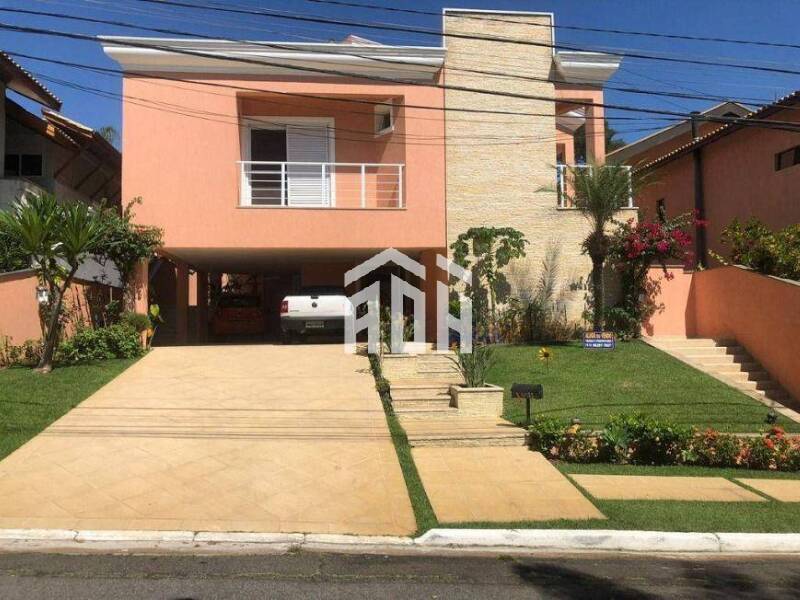 Casa à venda e aluguel com 5 quartos, 495m² - Foto 1