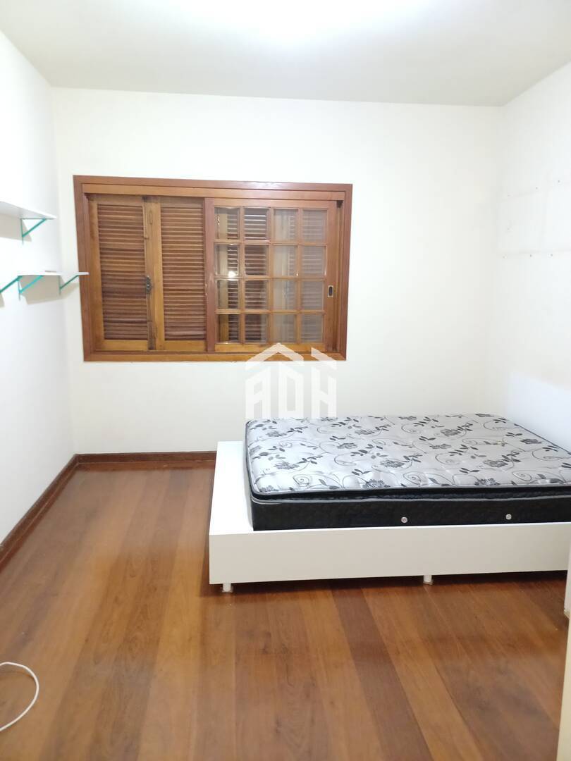 Casa à venda e aluguel com 4 quartos, 320m² - Foto 9