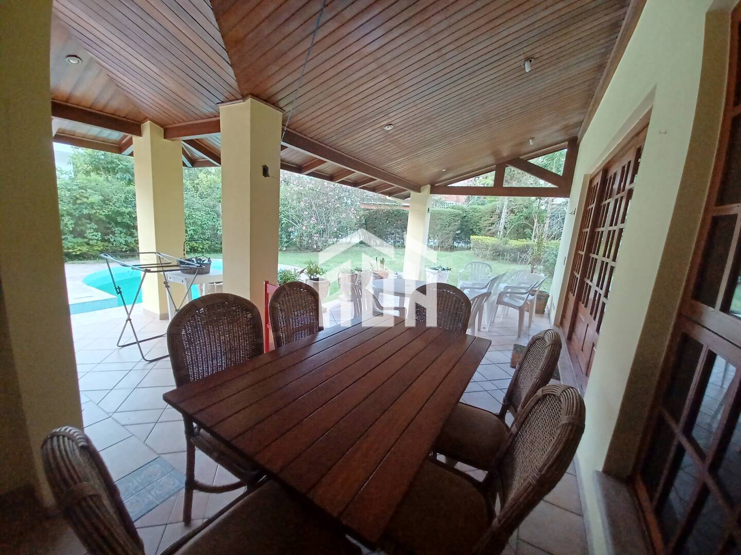 Casa à venda e aluguel com 4 quartos, 320m² - Foto 18