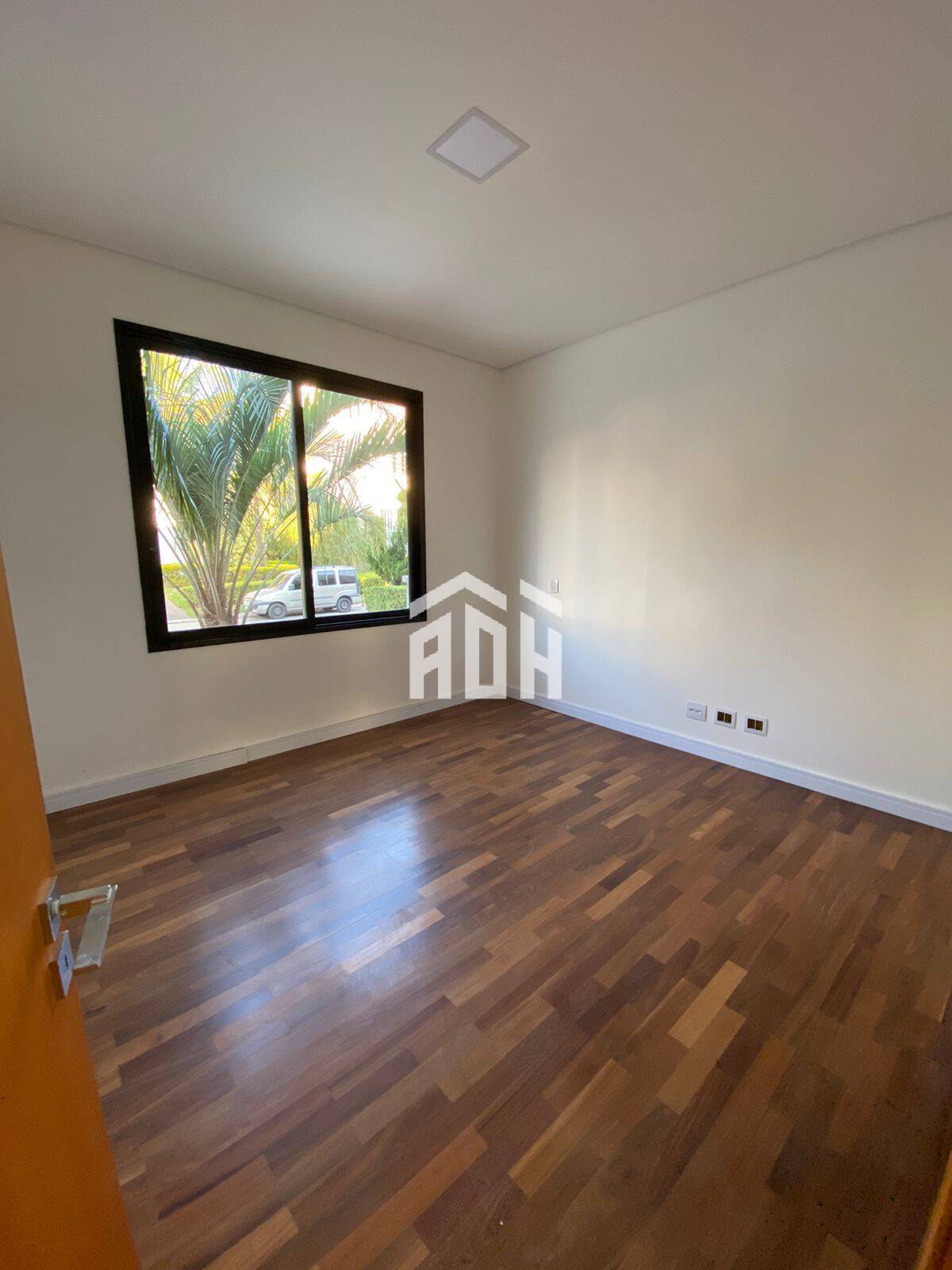 Casa à venda com 5 quartos, 750m² - Foto 4