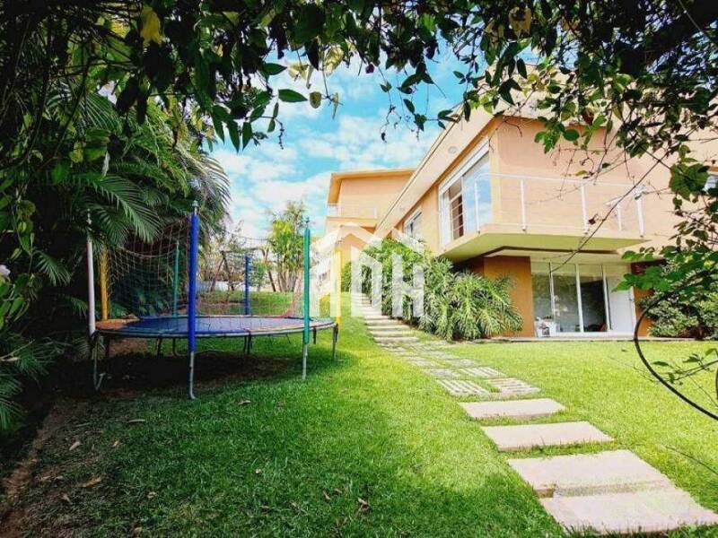 Casa à venda e aluguel com 5 quartos, 737m² - Foto 2