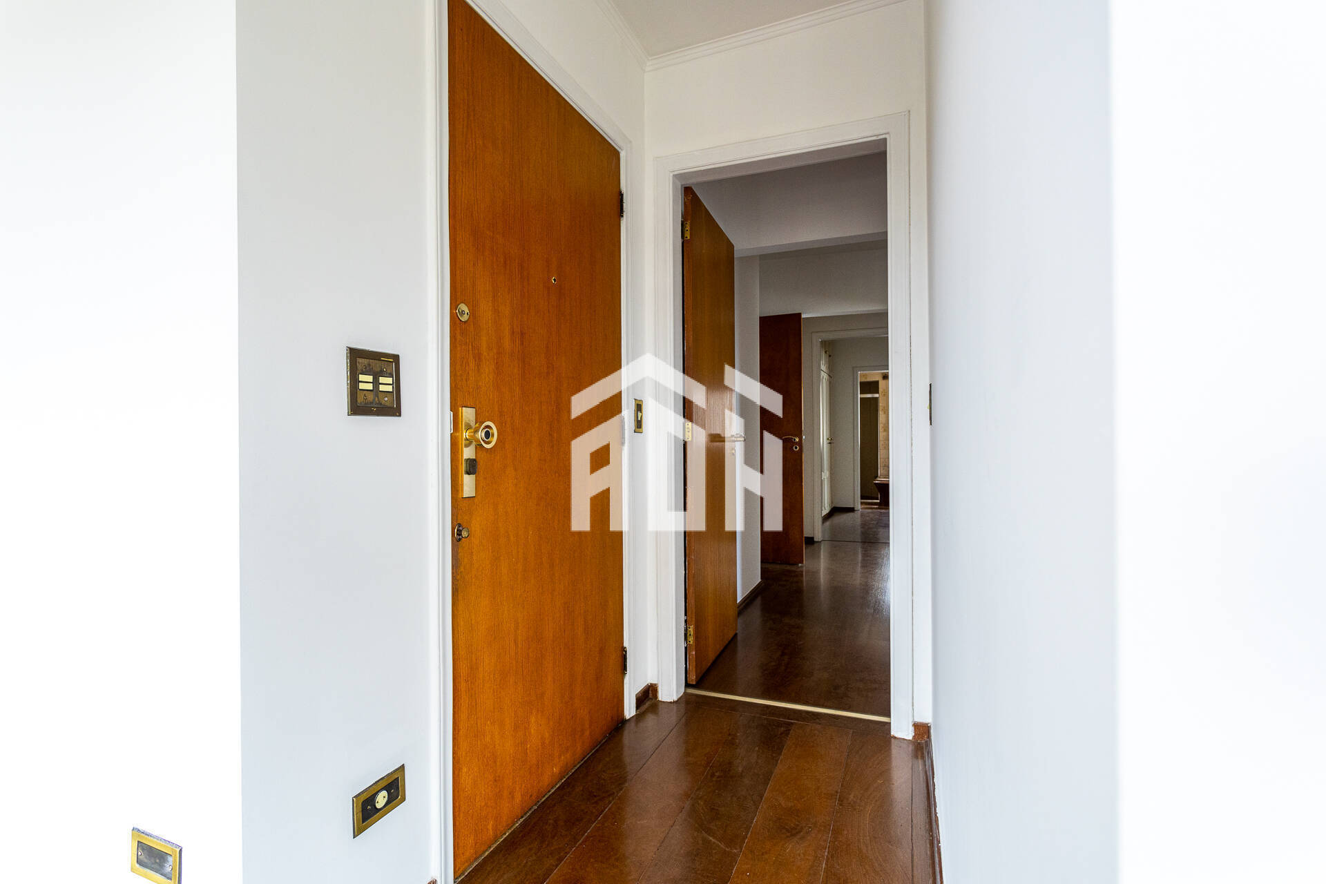 Apartamento à venda com 3 quartos, 168m² - Foto 10