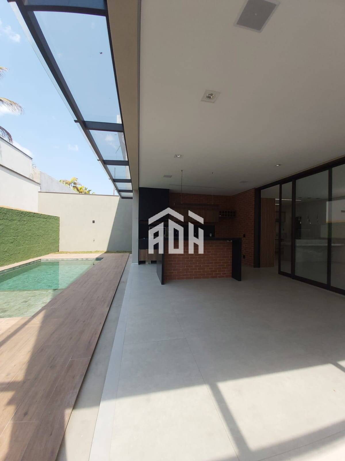 Casa à venda com 4 quartos, 349m² - Foto 15