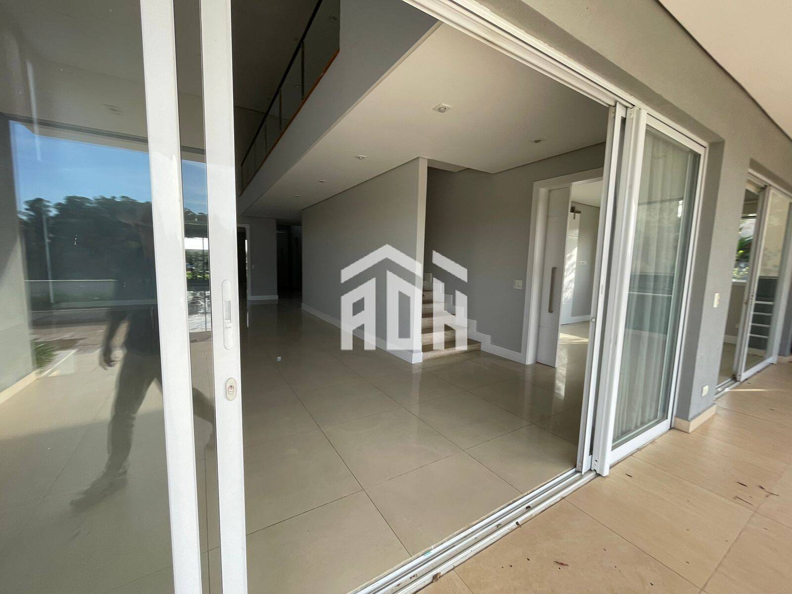 Casa à venda com 4 quartos, 600m² - Foto 5