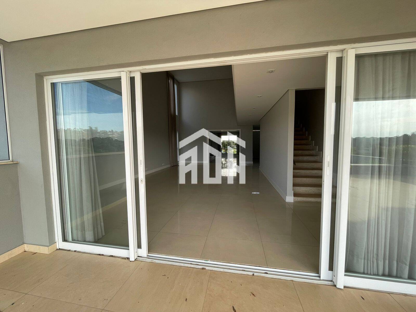 Casa à venda com 4 quartos, 600m² - Foto 12