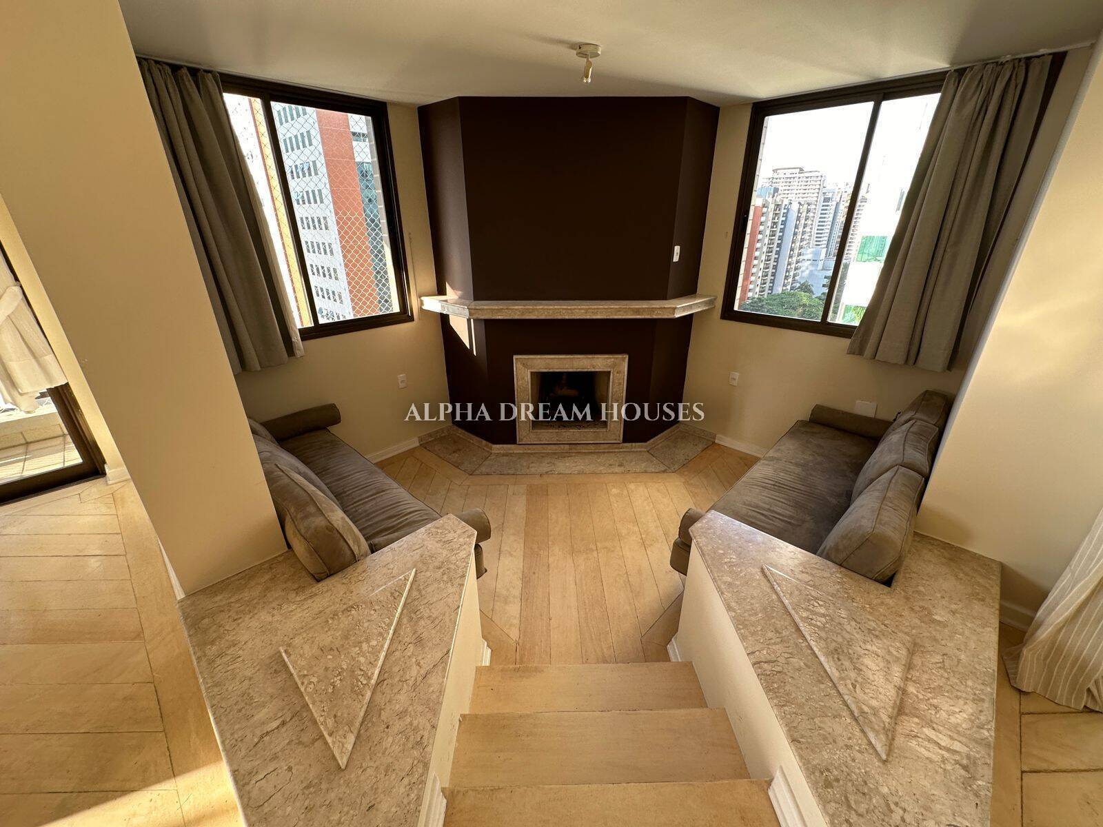 Apartamento para alugar com 4 quartos, 285m² - Foto 2