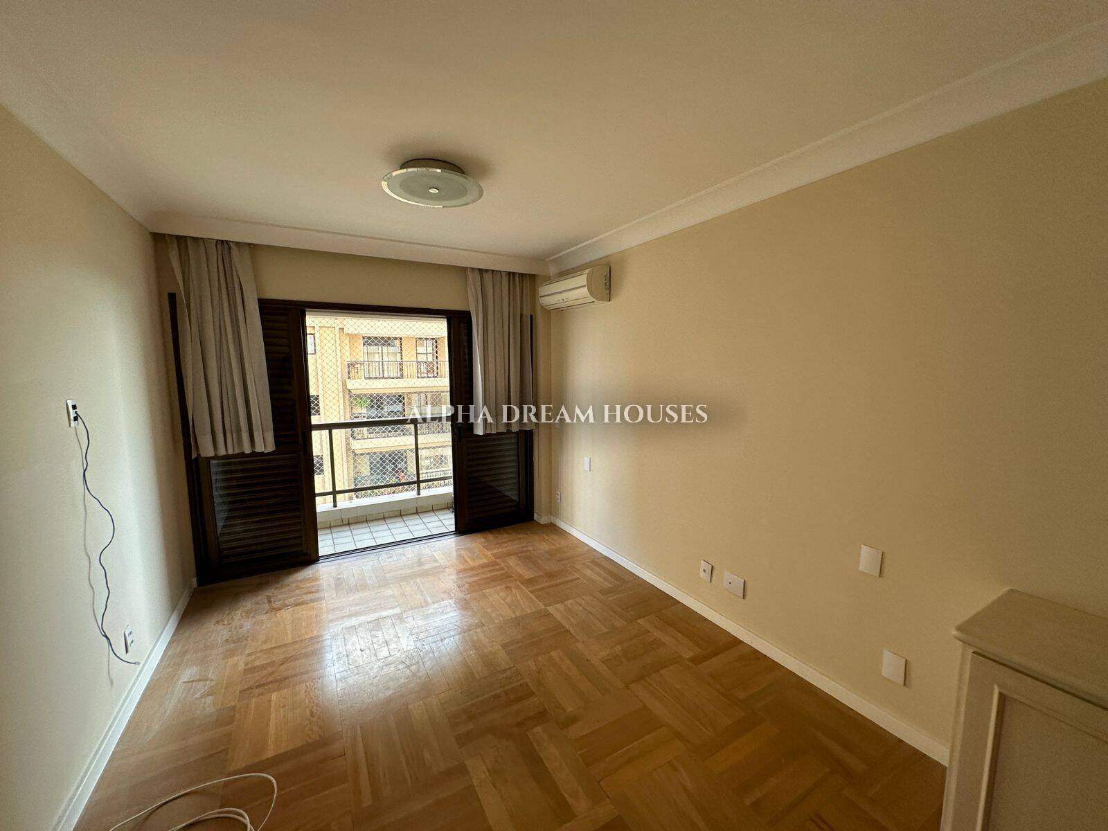 Apartamento para alugar com 4 quartos, 285m² - Foto 14