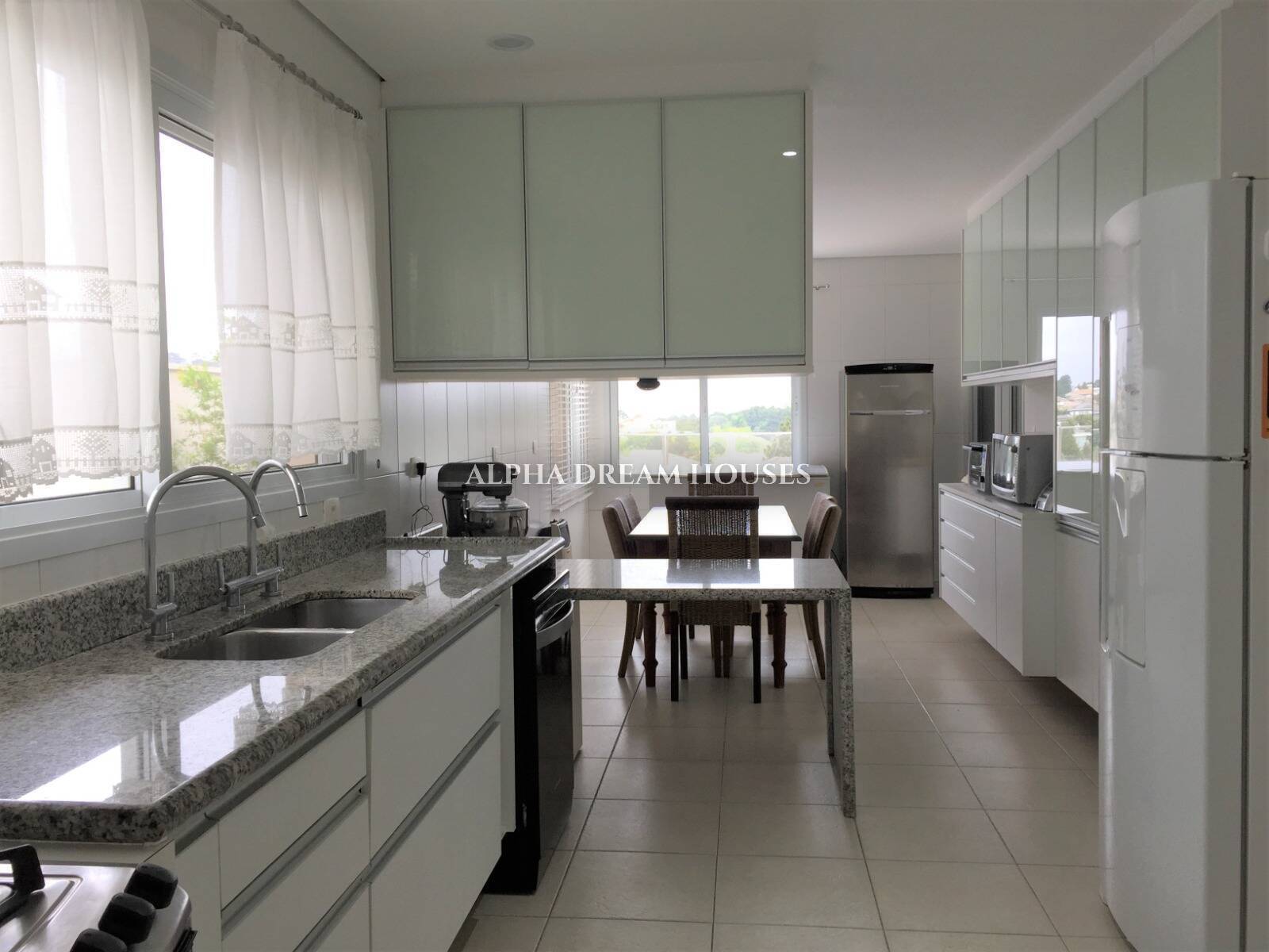 Casa à venda e aluguel com 5 quartos, 440m² - Foto 10