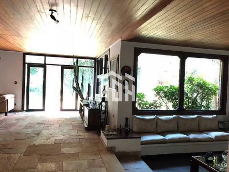 Casa à venda com 3 quartos, 310m² - Foto 6