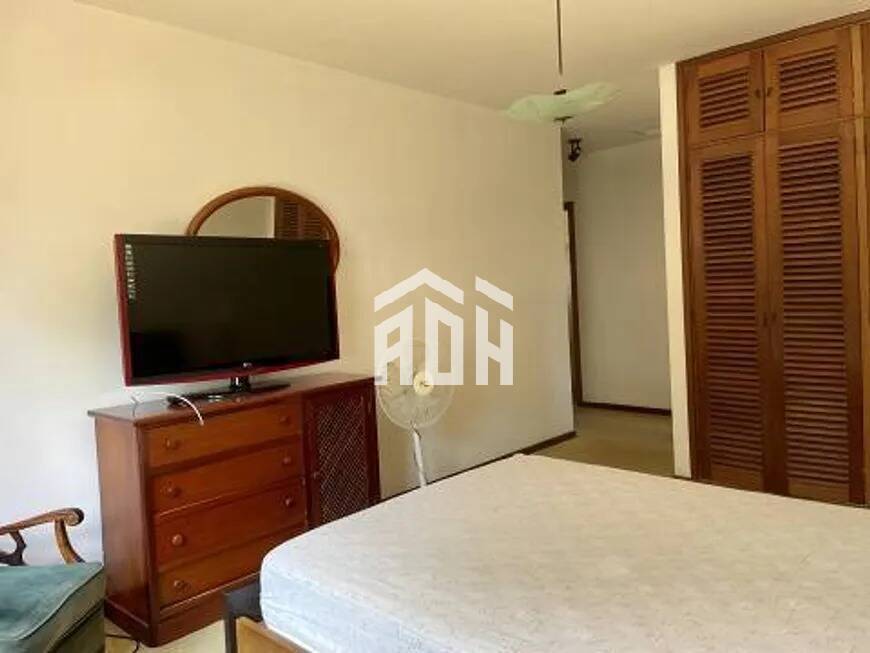 Casa à venda com 3 quartos, 310m² - Foto 12