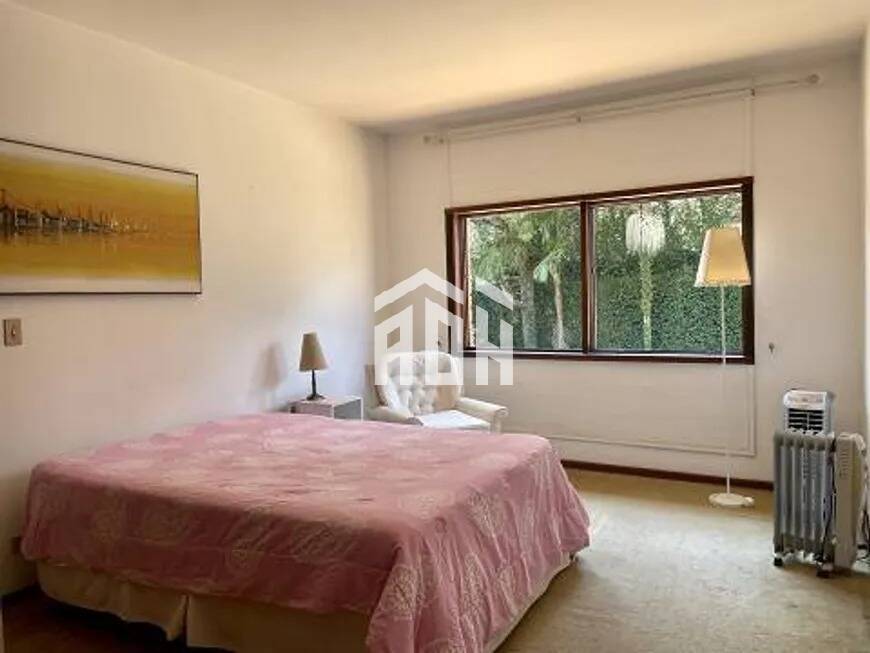 Casa à venda com 3 quartos, 310m² - Foto 13