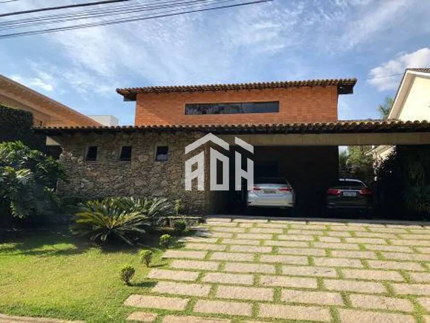 Casa à venda com 3 quartos, 310m² - Foto 1