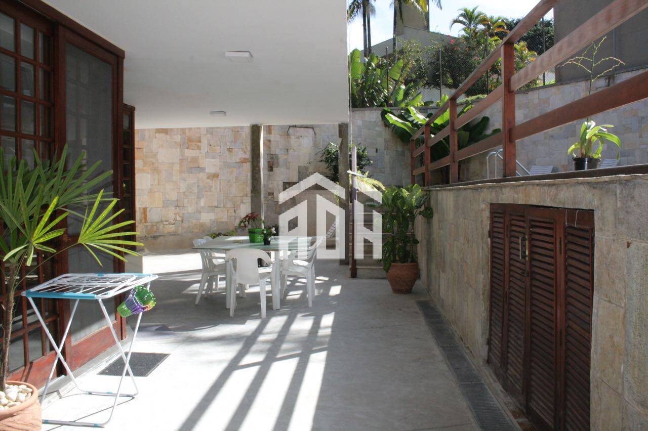 Casa à venda com 4 quartos, 420m² - Foto 8