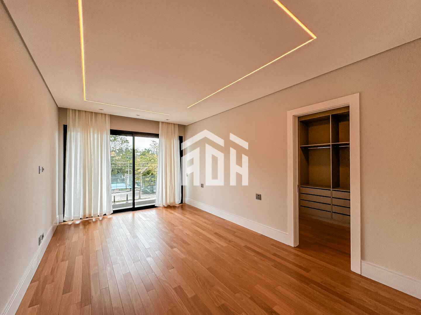 Casa à venda com 4 quartos, 623m² - Foto 10