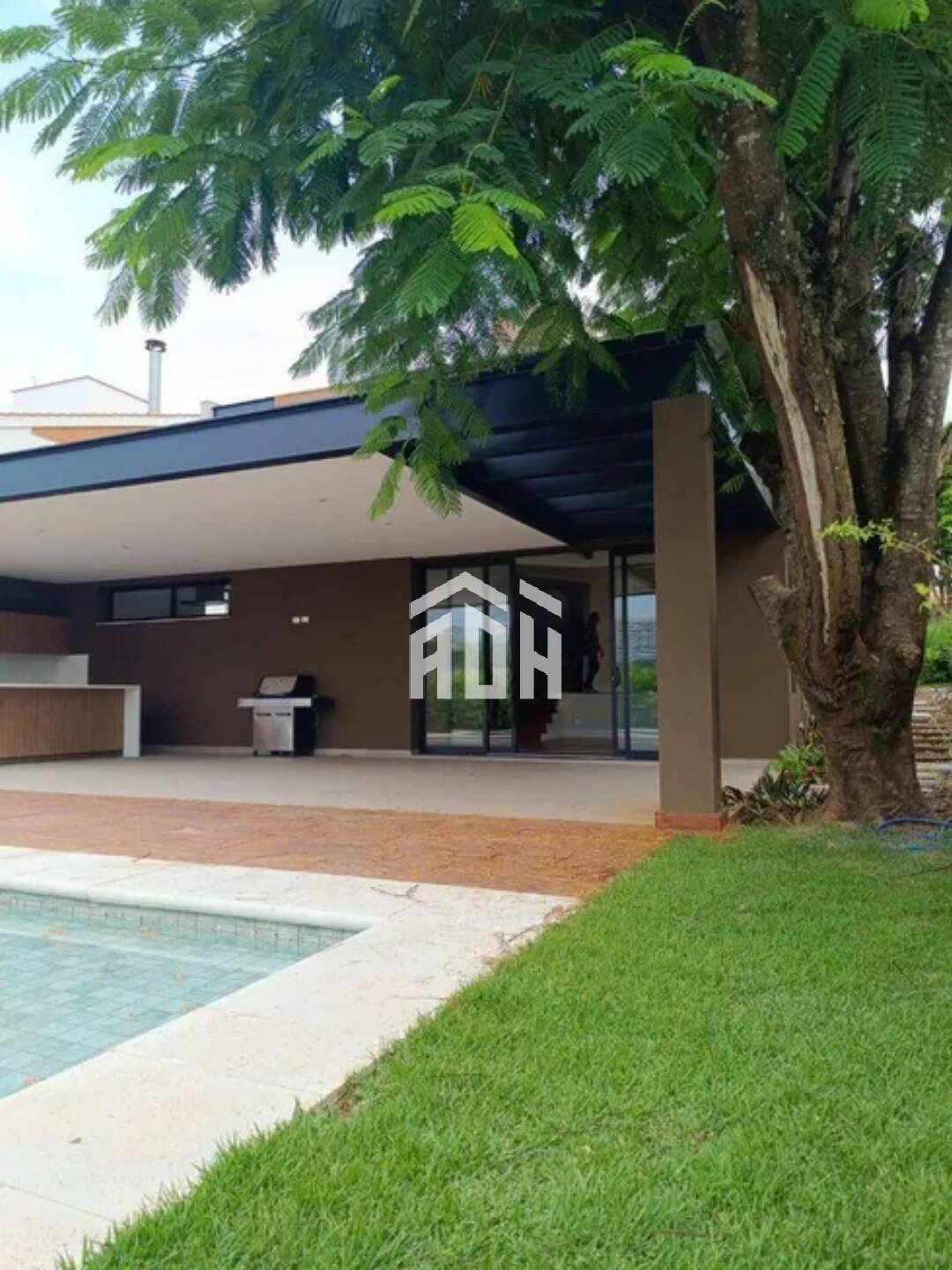 Casa à venda com 4 quartos, 470m² - Foto 1