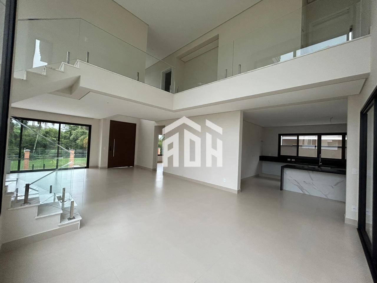 Casa à venda com 4 quartos, 365m² - Foto 4