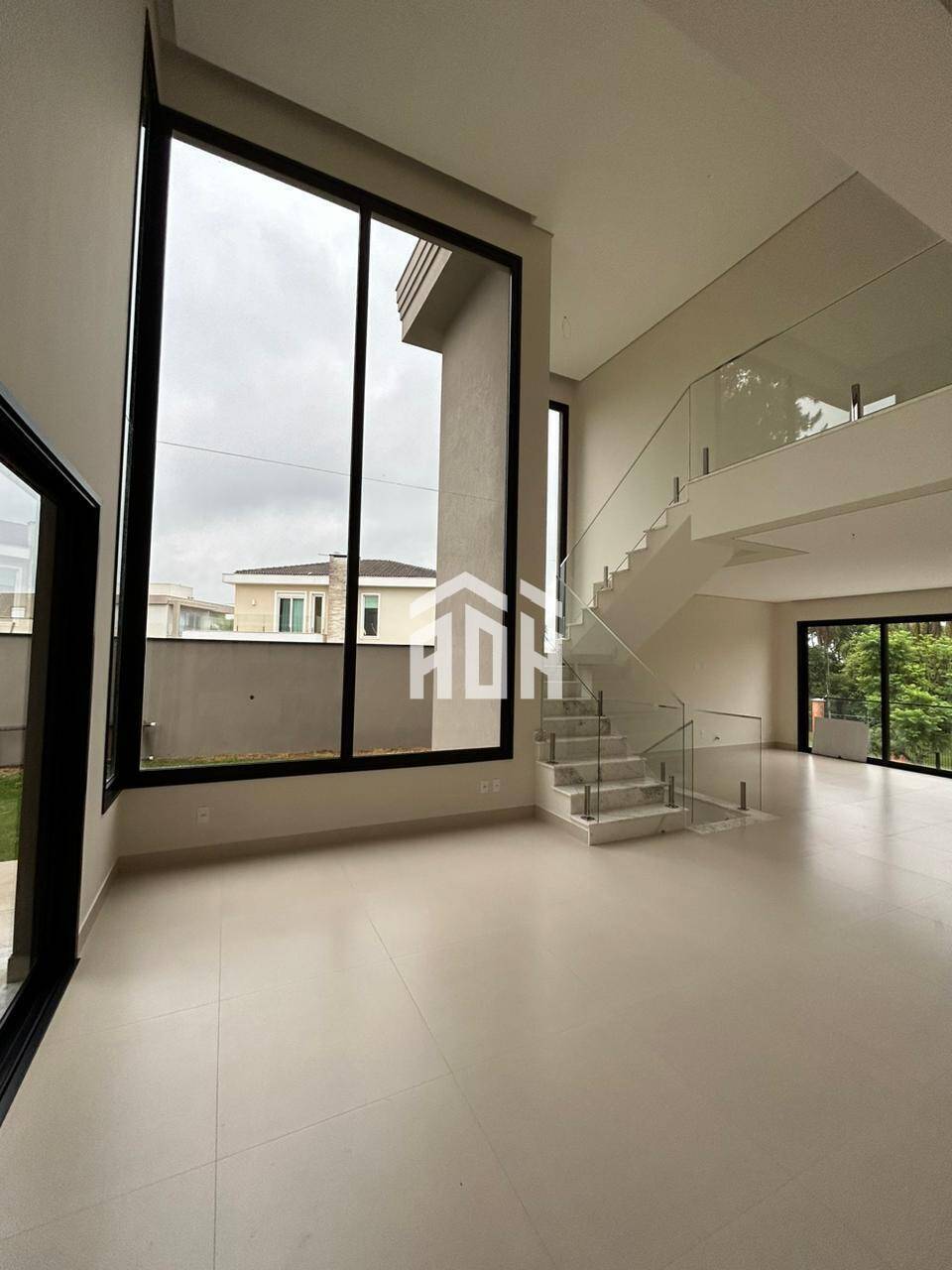 Casa à venda com 4 quartos, 365m² - Foto 3