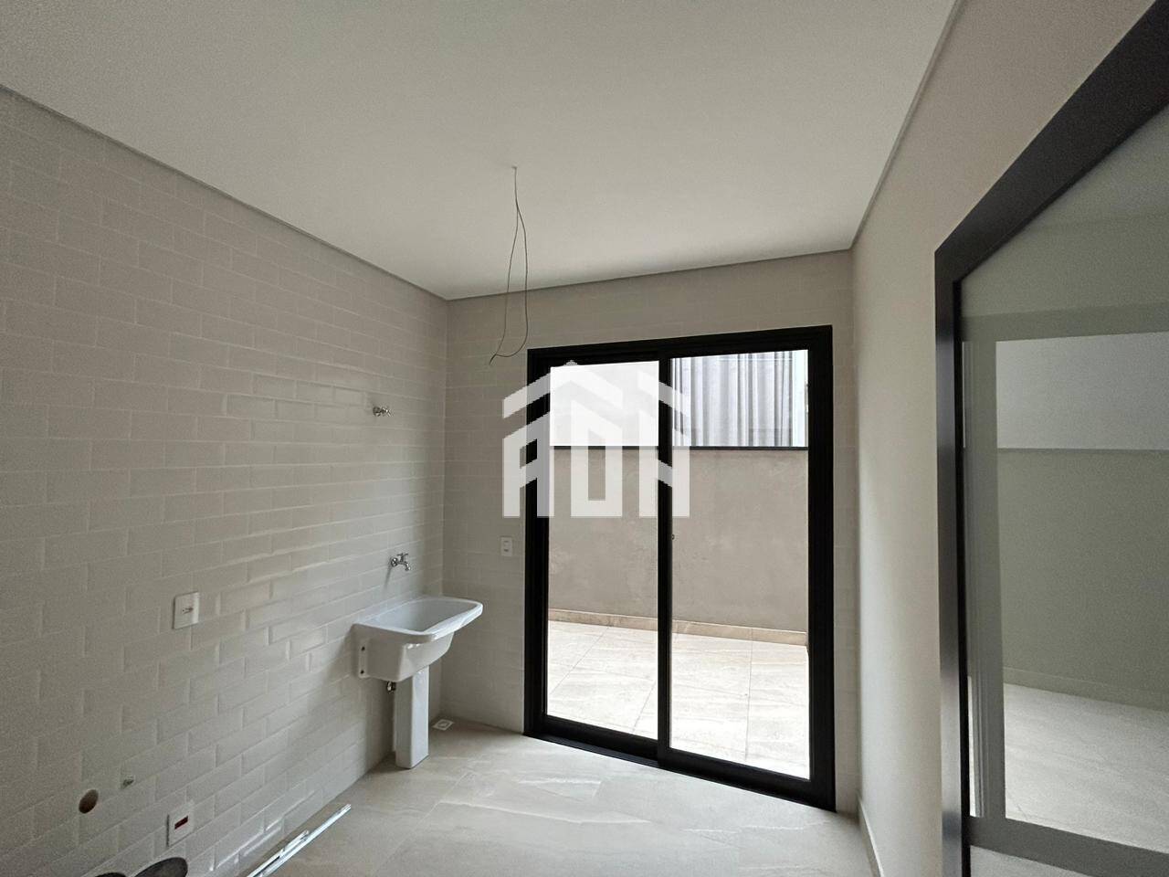 Casa à venda com 4 quartos, 365m² - Foto 6